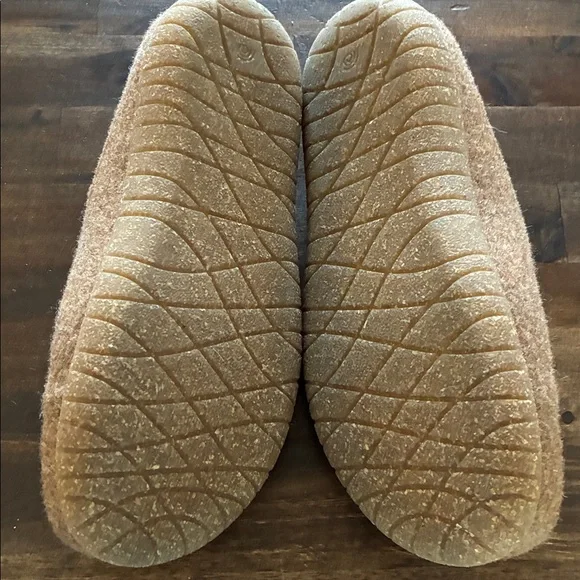 Taos Wool Clogs in Light Brown - 8? - Picture 4 of 5
